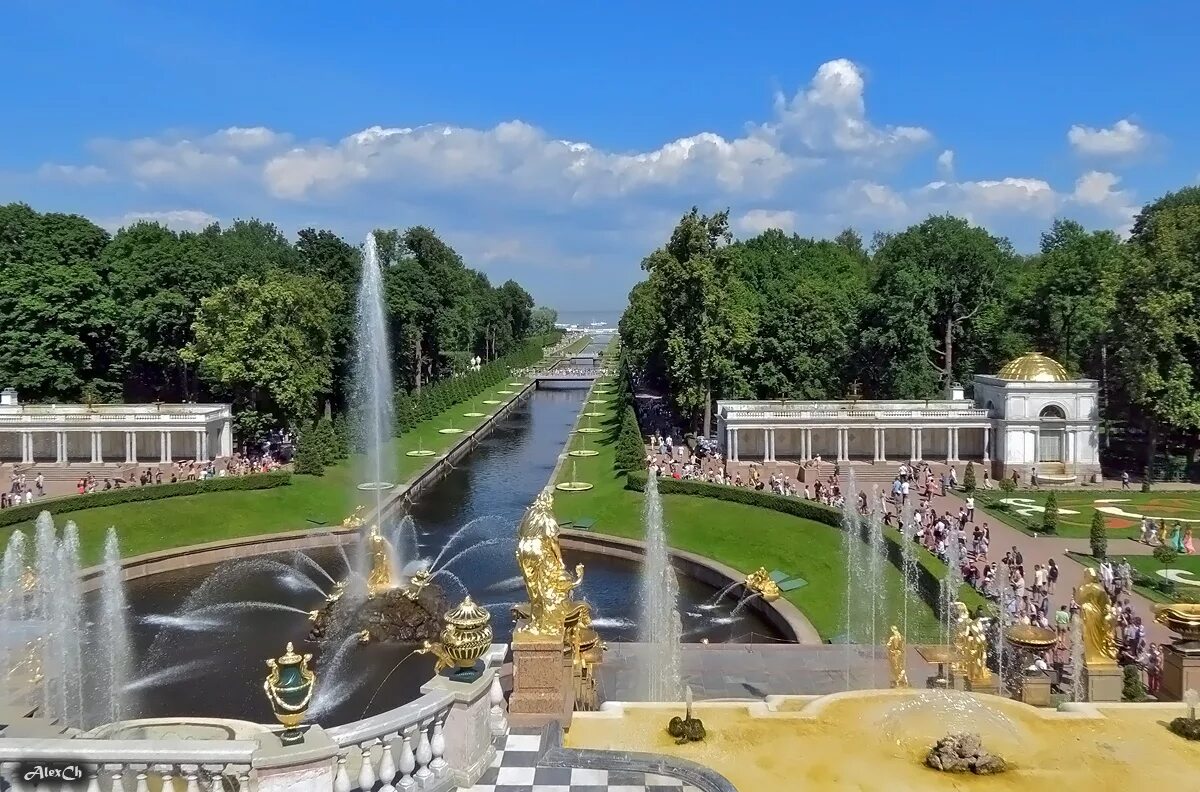 аллея фонтанов в петергофе. большой каскад и морской канал петергоф. петергоф фонтаны финский залив. петергоф канал в финский залив. петергоф залив.