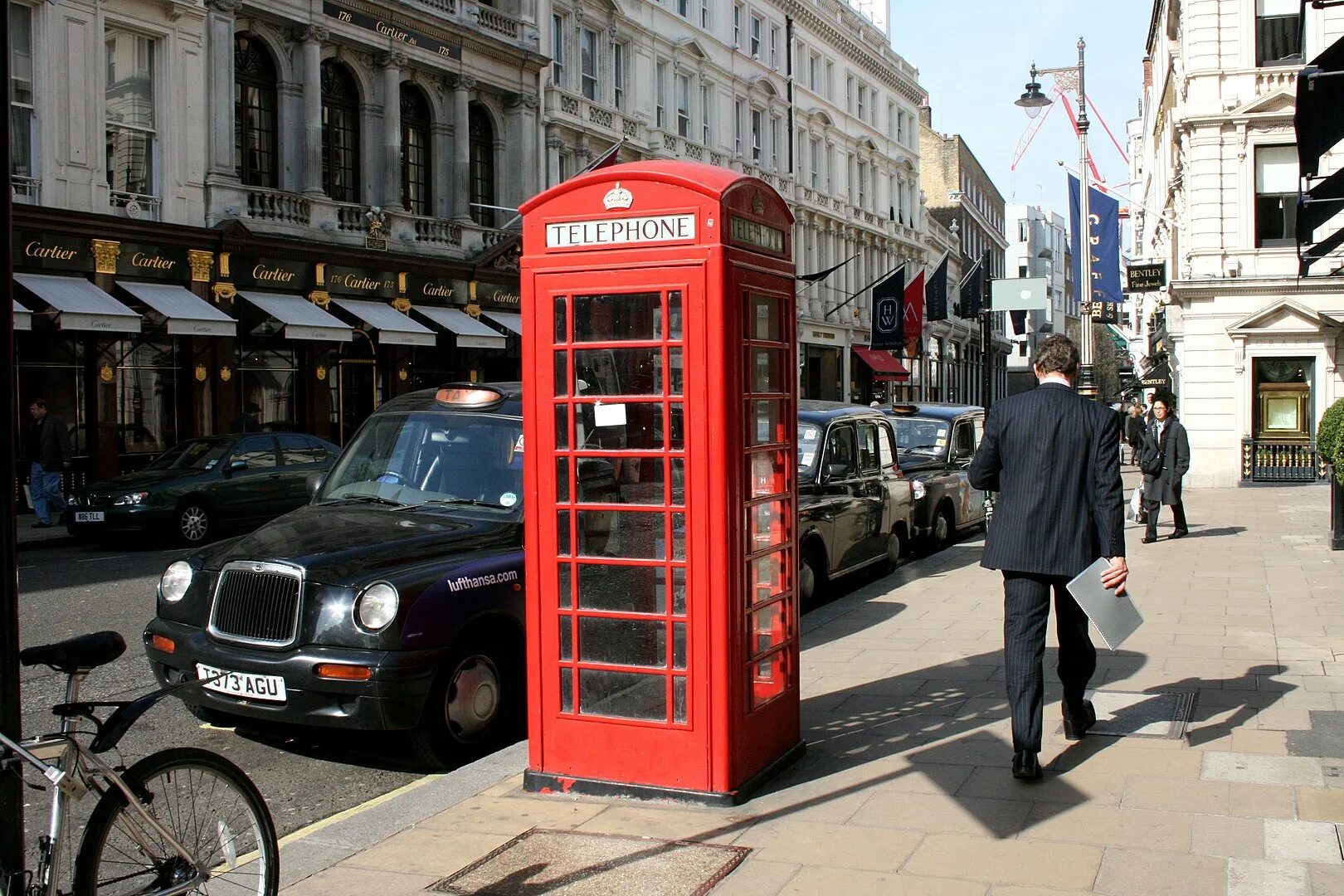 Лондон стрит. Bond Street Лондон. Улочки Лондона. Улицы Лондона.