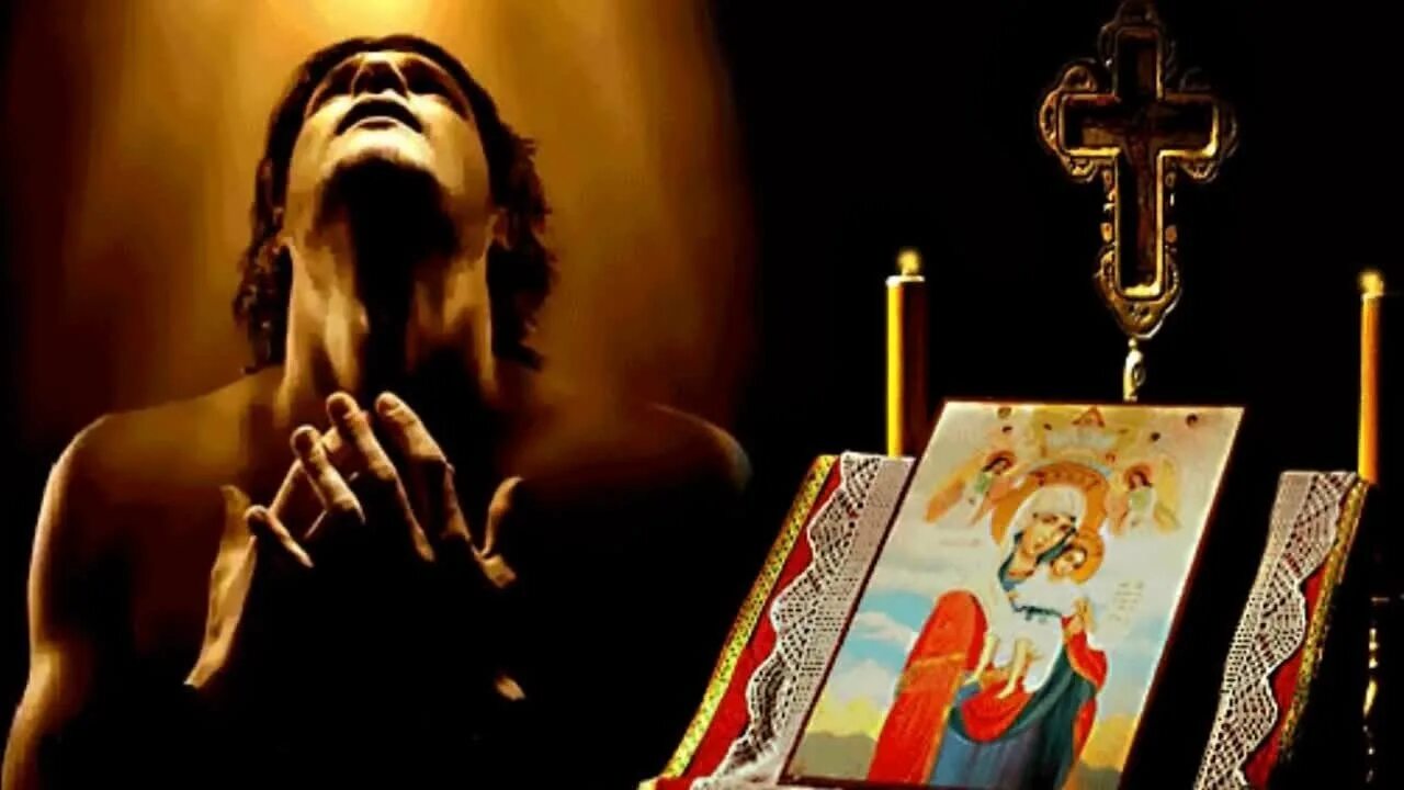 Человек молится. Мужчина молится в храме. Покаяние. Покаяние грешника. Исповедь креста