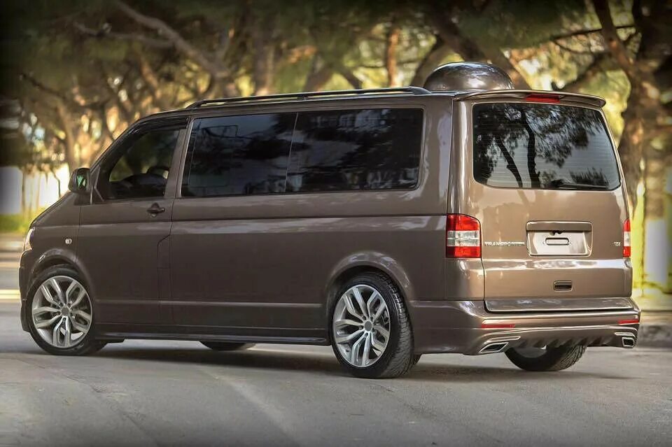 Фольксваген т5 накладки. VW t5 2013. Задний бампер t5 Multivan t5. VW t5 обвес. VW t5 Multivan обвес.