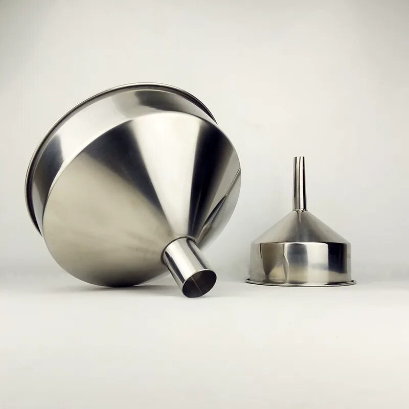 воронка из нержавейки. сталь 210мм. воронка с ручкой d=13см нерж 4092981. воронка с фильтром 15 нержавеющая сталь 304. воронка конусная нержавеющая сталь d200.