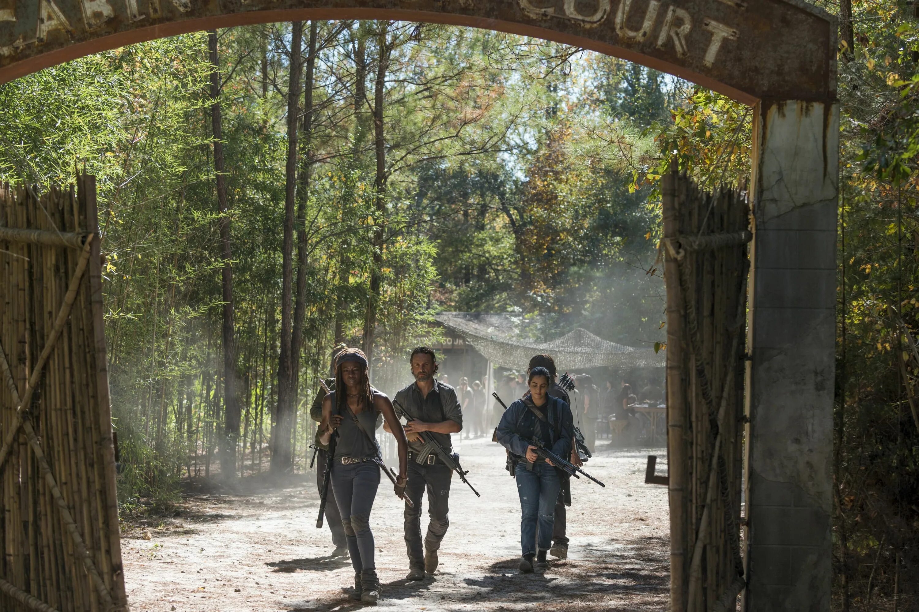 Марго бингем ходячие мертвецы. Ходячие мертвецы костюмы. Джанин ходячие мертвецы. Сиддик ходячие. Сериал ходячие мертвецы нетфликс.