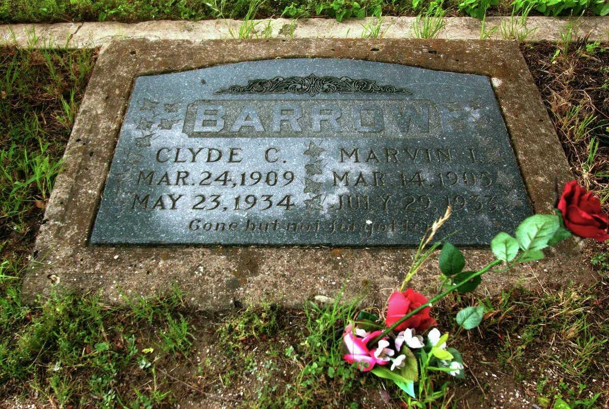 Памятник брадису