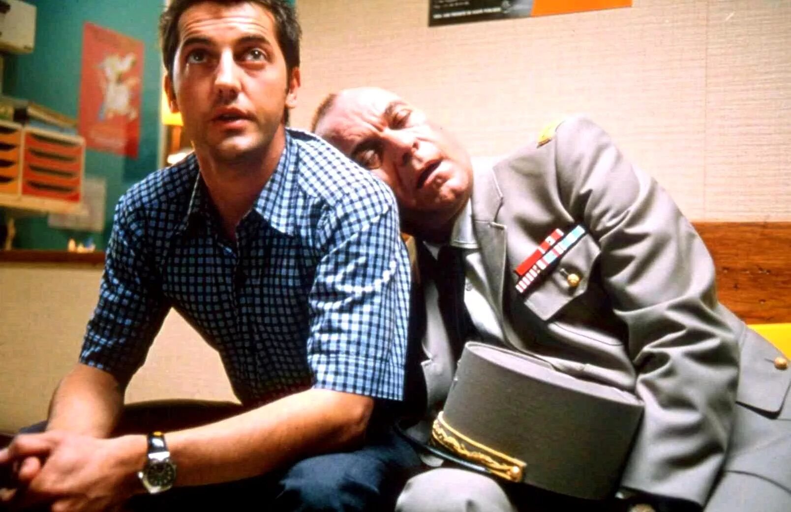 Марион котияр и сами нксери. Такси 2 фильм 2007. Такси 2 фильм. Фильм такси 2 эмма сьоберг. Вызови такси 2.