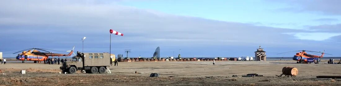 Мыс шмидта поселок городского типа. Мыс шмидта чукотка. аэропорт мыс шмидта. мыс отто шмидта.