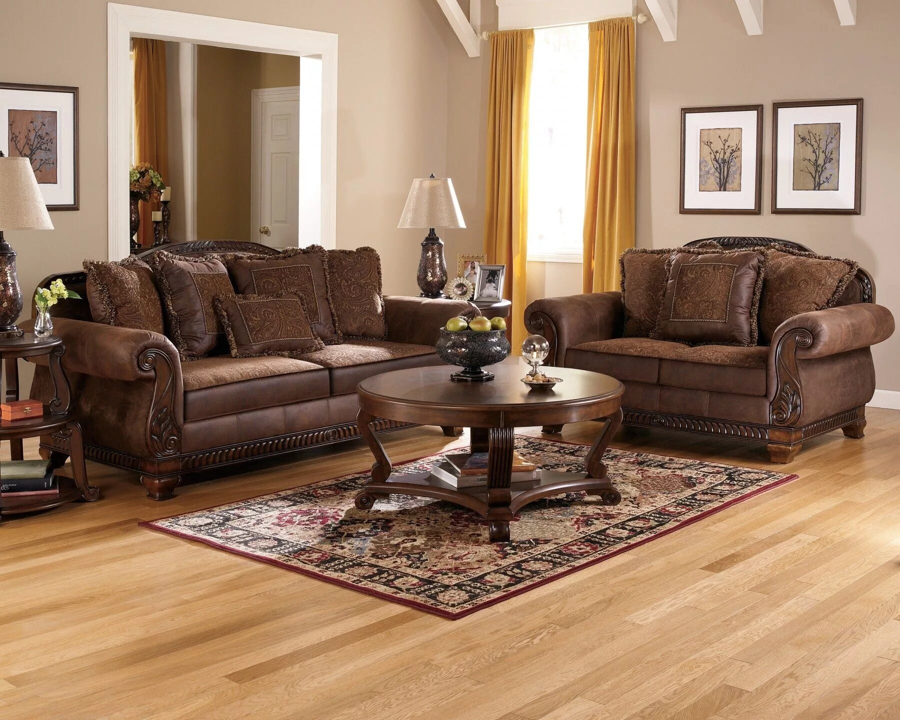 Диван эшли кожа. Диван wilmington - walnut, ashley 3460238. Классический диван. Bradington truffle диван. Диван трюфель.