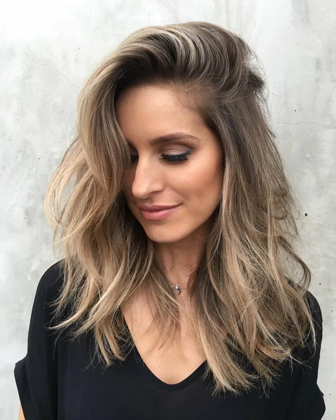 Пшеничный балаяж. Омбре на светлые волосы. Омбре на русые волосы холодный оттенок. Светло русые волосы. Натуральный блонд с темными корнями.