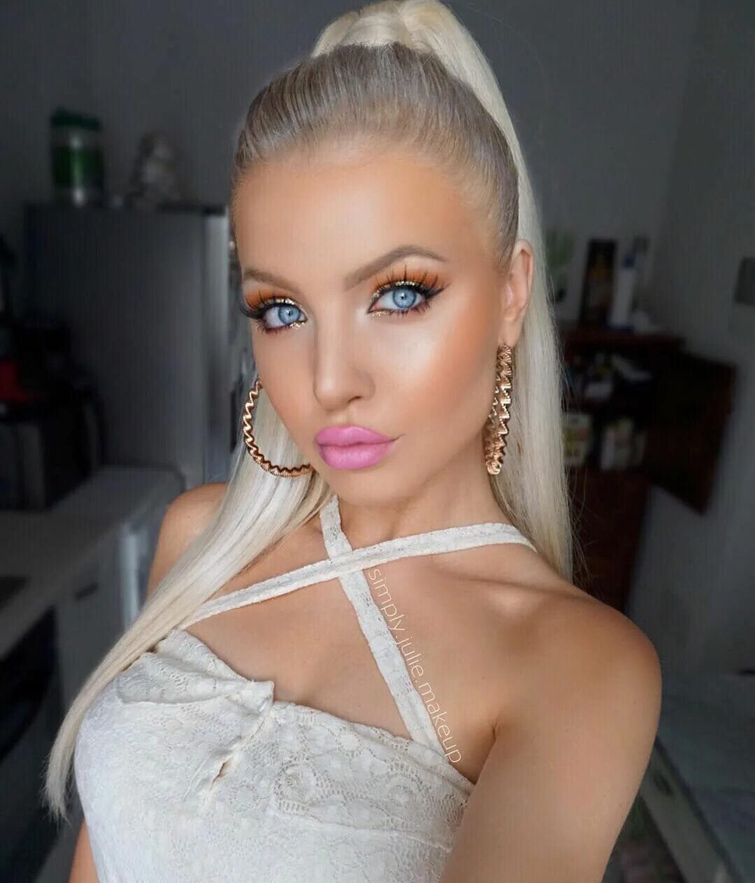 Blonde bimbo. Мукла Бимбо. Мукла Бимбо Барби. Муклы Дягилева. Девушка мукла Бимбо.