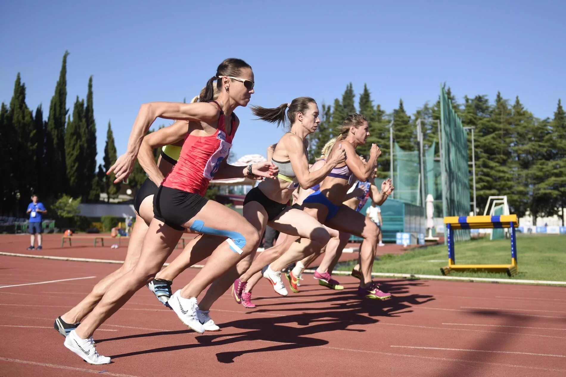 Спартакиада какая. Спортивные соревнования. Легкая атлетика логотип. Спартакиада. Забег моспром.