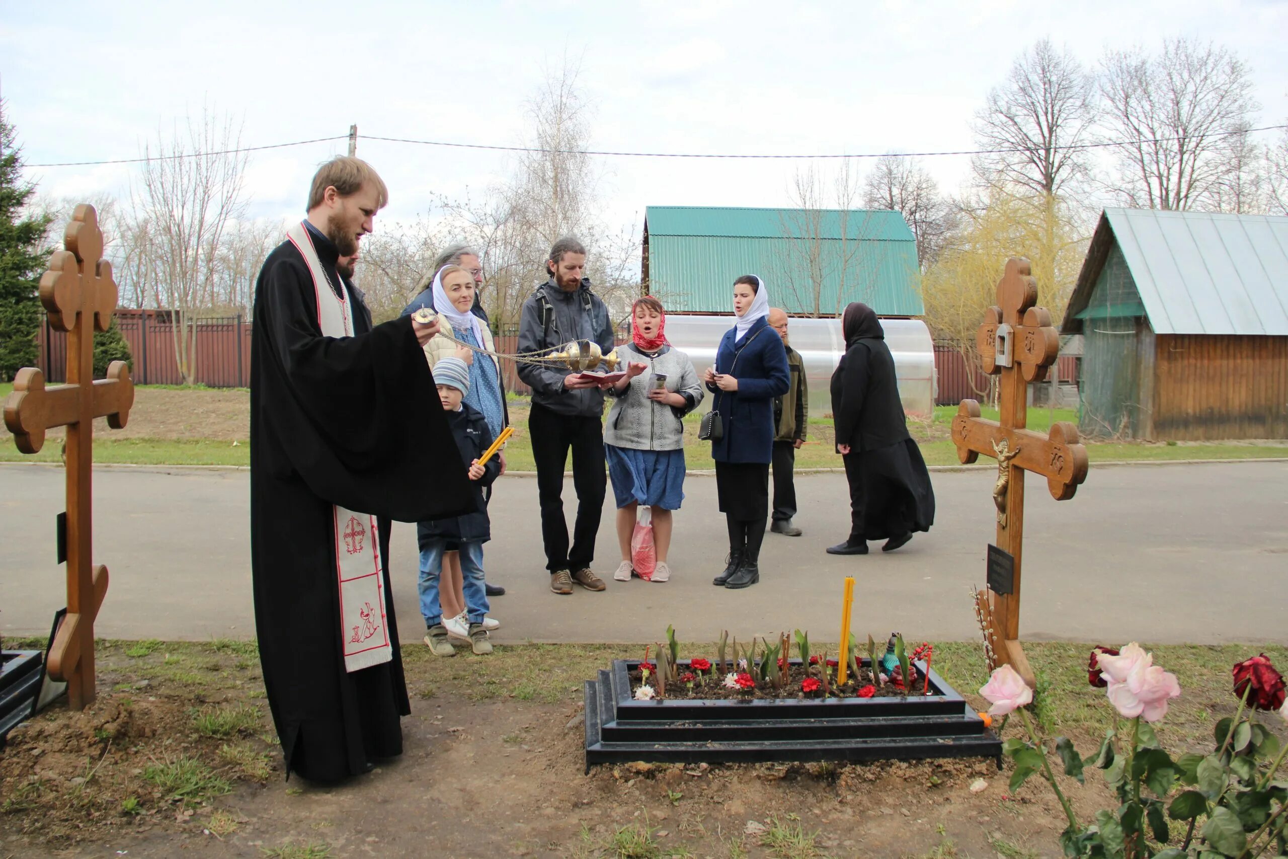 Когда радоница в 2024 в беларуси. Радоница в Брянской области традиции. Радоница Москва 2022. Радоница поминовение усопших. Радуница праздник.