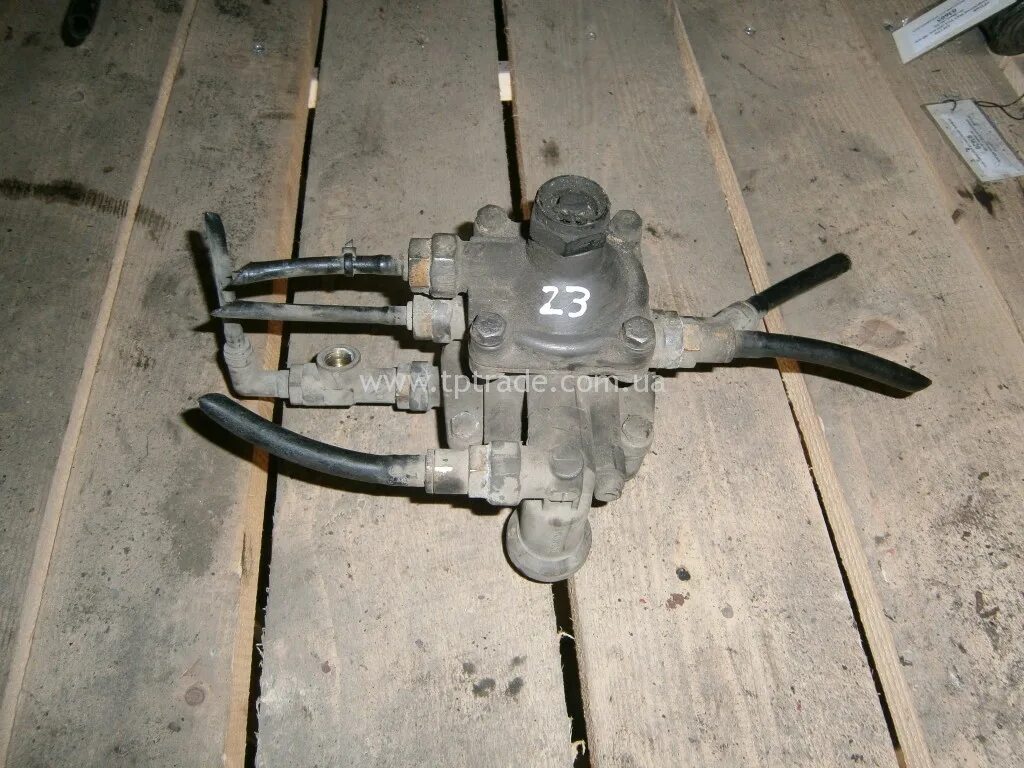 кран управления прицепом volvo fh12. кран управления прицепом вольво fh12. кран управления тормозами прицепа вольво fh12. 485110742 кран управлением прицепа вольво fh12. кран управления прицепом вольво фш 12.