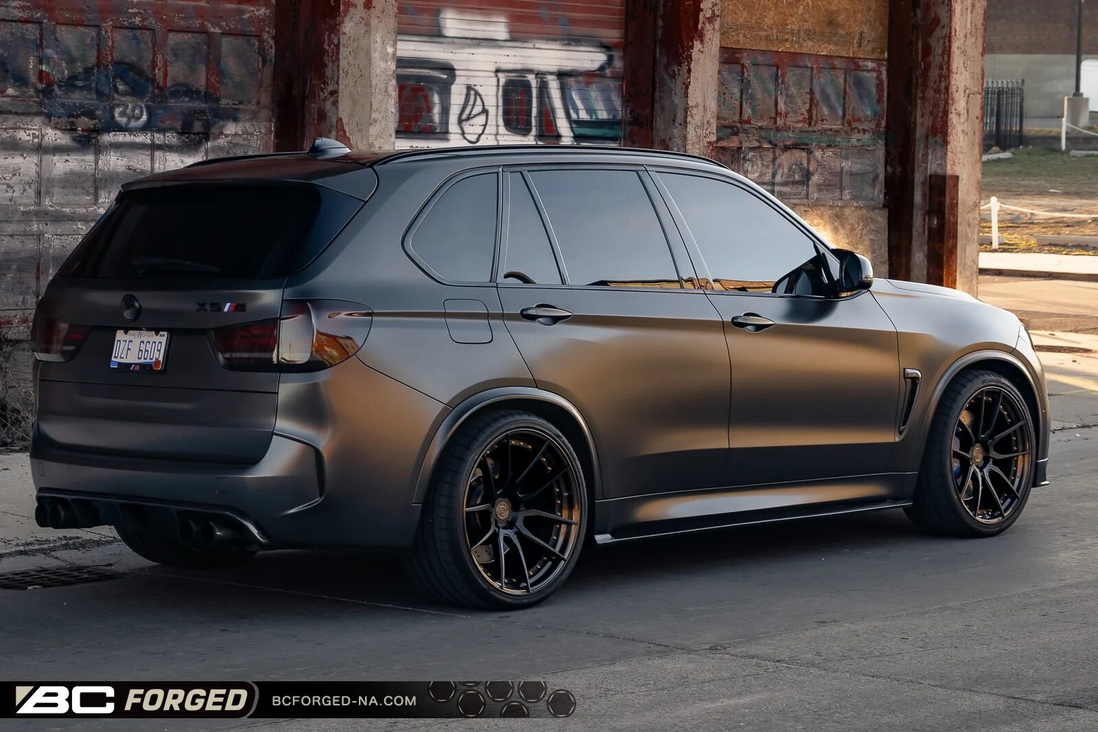 5х 5х 21 5х. BMW x5m f85 Black. BMW x5 f15 r22. BMW x5 f85 черный. BMW x5 f85 диски.