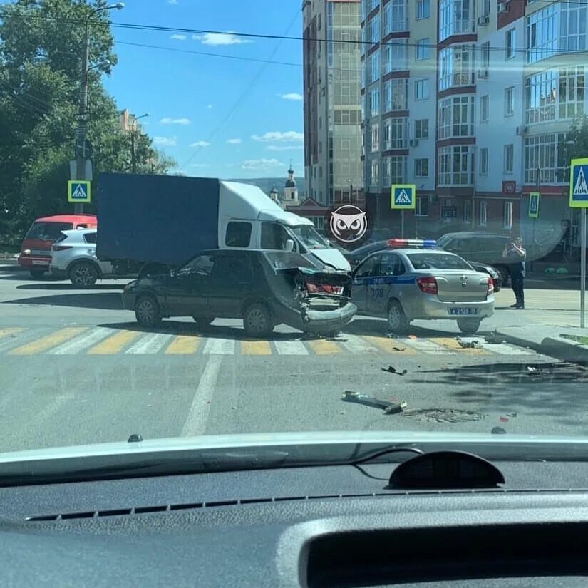 Авария на Чкалова Пенза. ДТП Куйбышева Чкалова Пенза. Перекресток Куйбышева-Чкалова в Перми Главная дорога?. Авария в Пензе сегодня в улица Куйбышева и Чехова. Дтп куйбышева