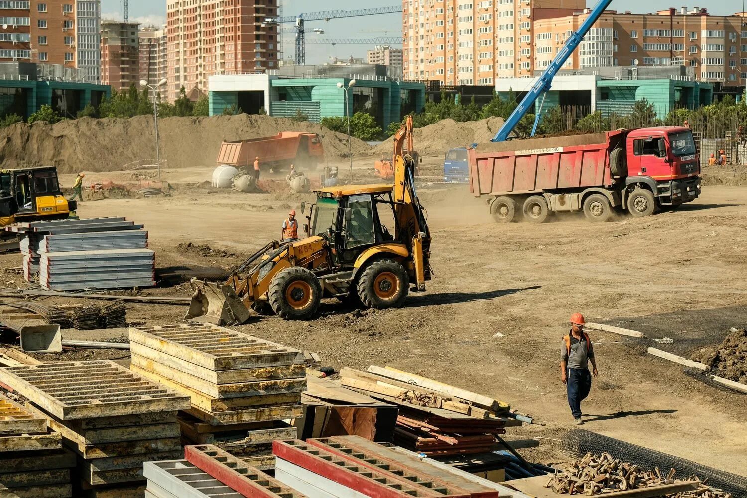 Идти строится