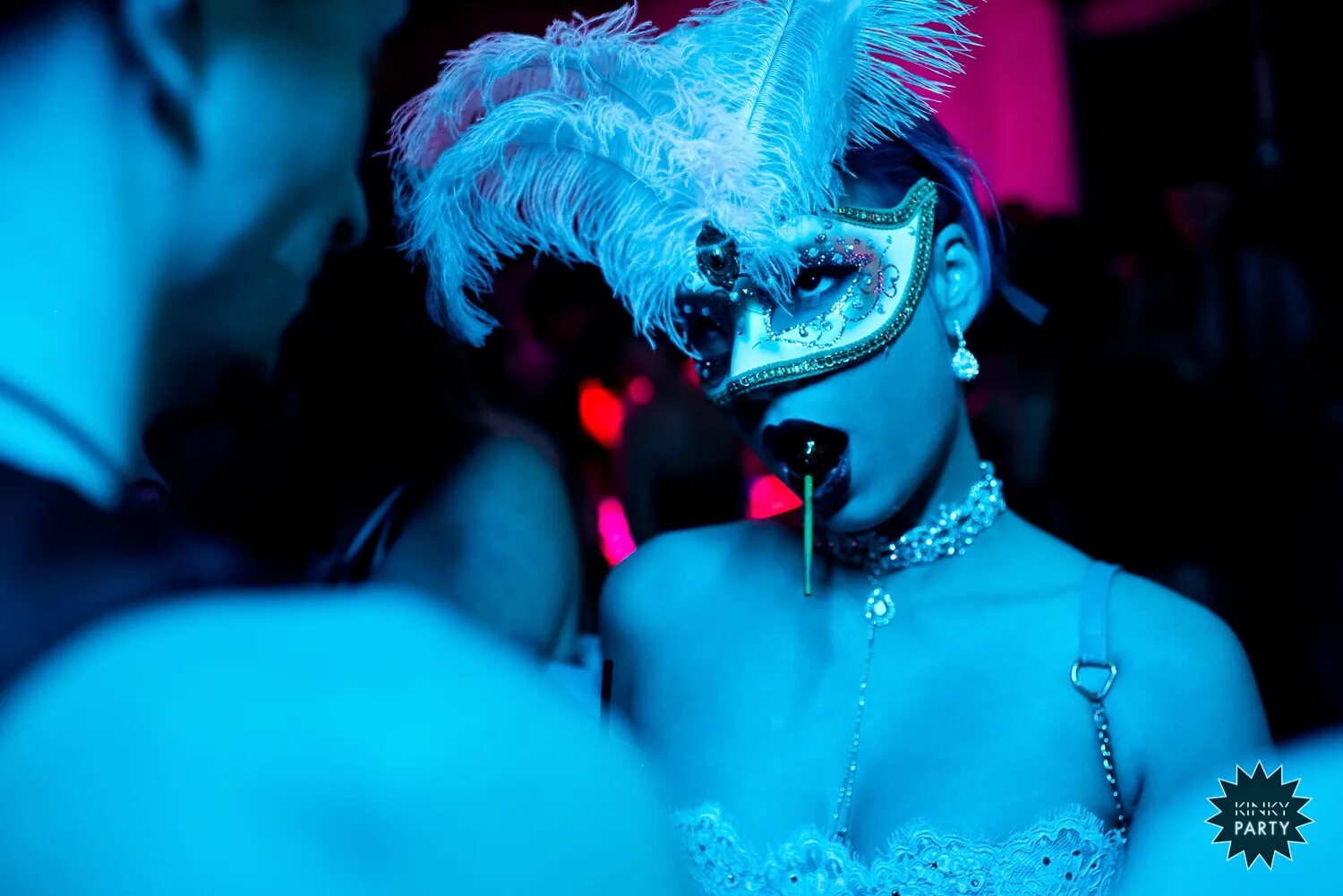 Берлин кинки пати. Кинки раша. Юлианна путинцева kinky party. Kinky party 18. Вечеринка 18 +.