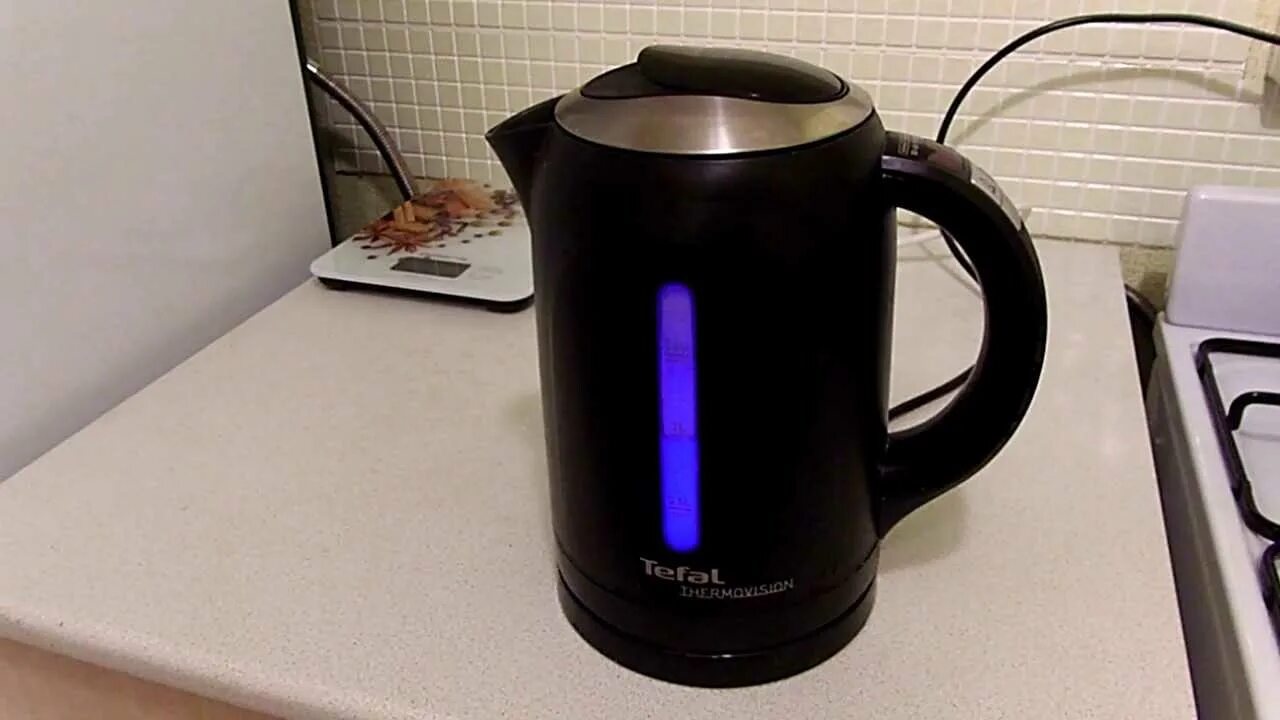 Электрический чайник кипит. Чайник Tefal ko 410. Чайник Тефаль ko 410 Thermovision. Чайник Tefal ko 450132. Чайник Tefal ko330830.