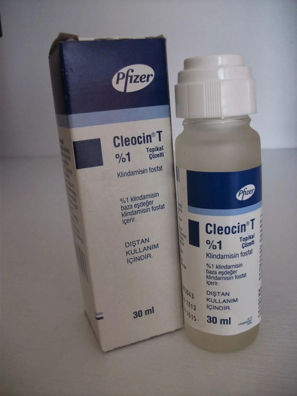 Флоас т купить. Cleocin 1. Cleocin Турция. Лекарственное средство Pfizer cleocin t 1%. Cleocin от прыщей.