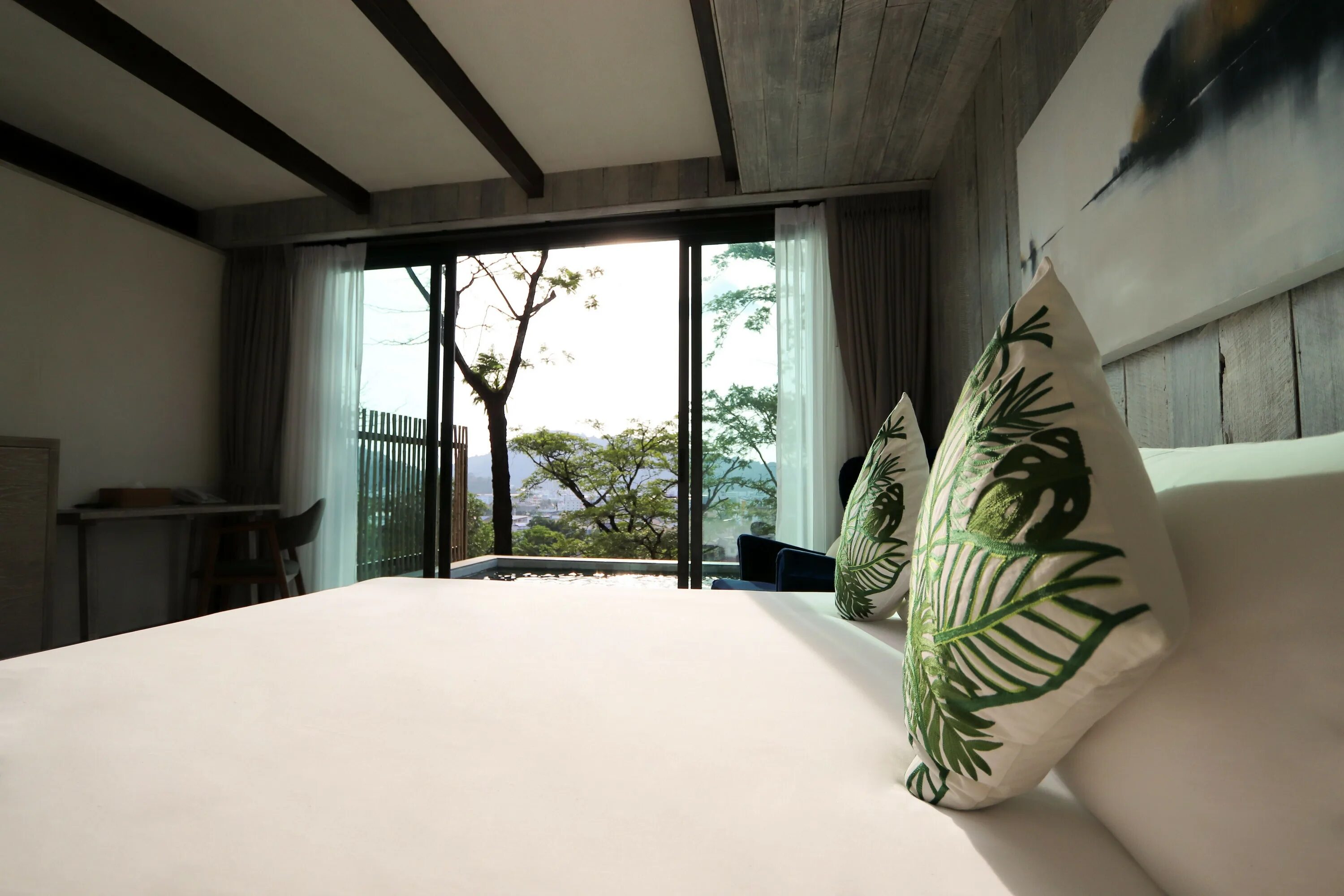 Vignette collection dinso resort. Dinso resort 4*. dinso resort villas phuket. отель dinso пхукет четырехместный номер.
