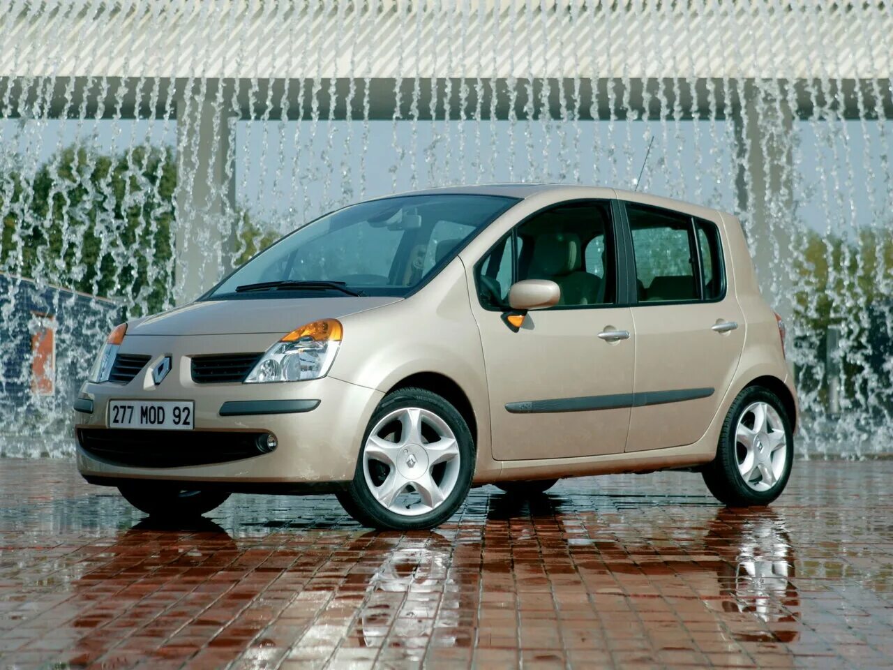 Автомобиль марка renault. Renault Modus 2004. Рено Модус 1.4 2008. Renault Modus 2012. Рено Модус 2005.