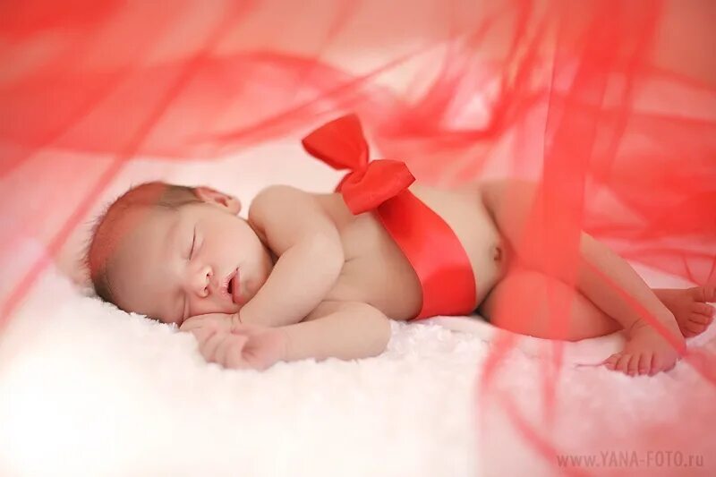 младенец на руках. малышка родилась. стать мамой дочки. я стала мамой!. спасибо за малыша.