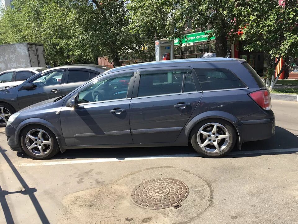 Opel Astra h универсал r18. Astra h Wagon r16. Opel Astra h r16. Колесо опель универсал