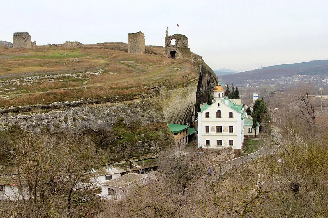 Крымский инкерман. Севастополь монастырь крепость Инкерман. Инкерманский пещерный монастырь Инкерман. Свято-Климентовский монастырь в Инкермане. Крепость Каламита инкерманский монастырь.