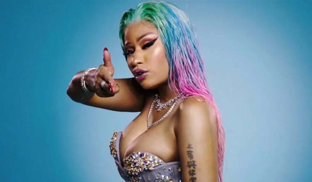 Клип американского певца. Ники минаж 2022. Nicki minaj bebe. Alecia moore pink. Ariana grande.