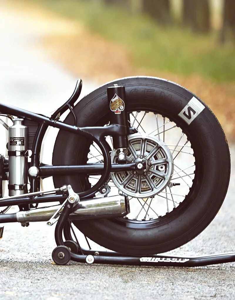 Custom details. BMW r18 Bobber. Чоппер боббер кастом. Кастом велосипед чоппер боббер. BMW Bobber 2022.