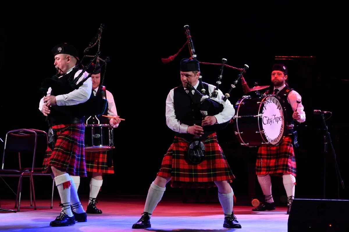 Оркестр волынщиков. Оркестр волынщиков city pipes. сити пайпс волынщики. концерт &quot;рок-хиты на шотландских волынках&quot; оркестра &quot;city pipes&quot;.