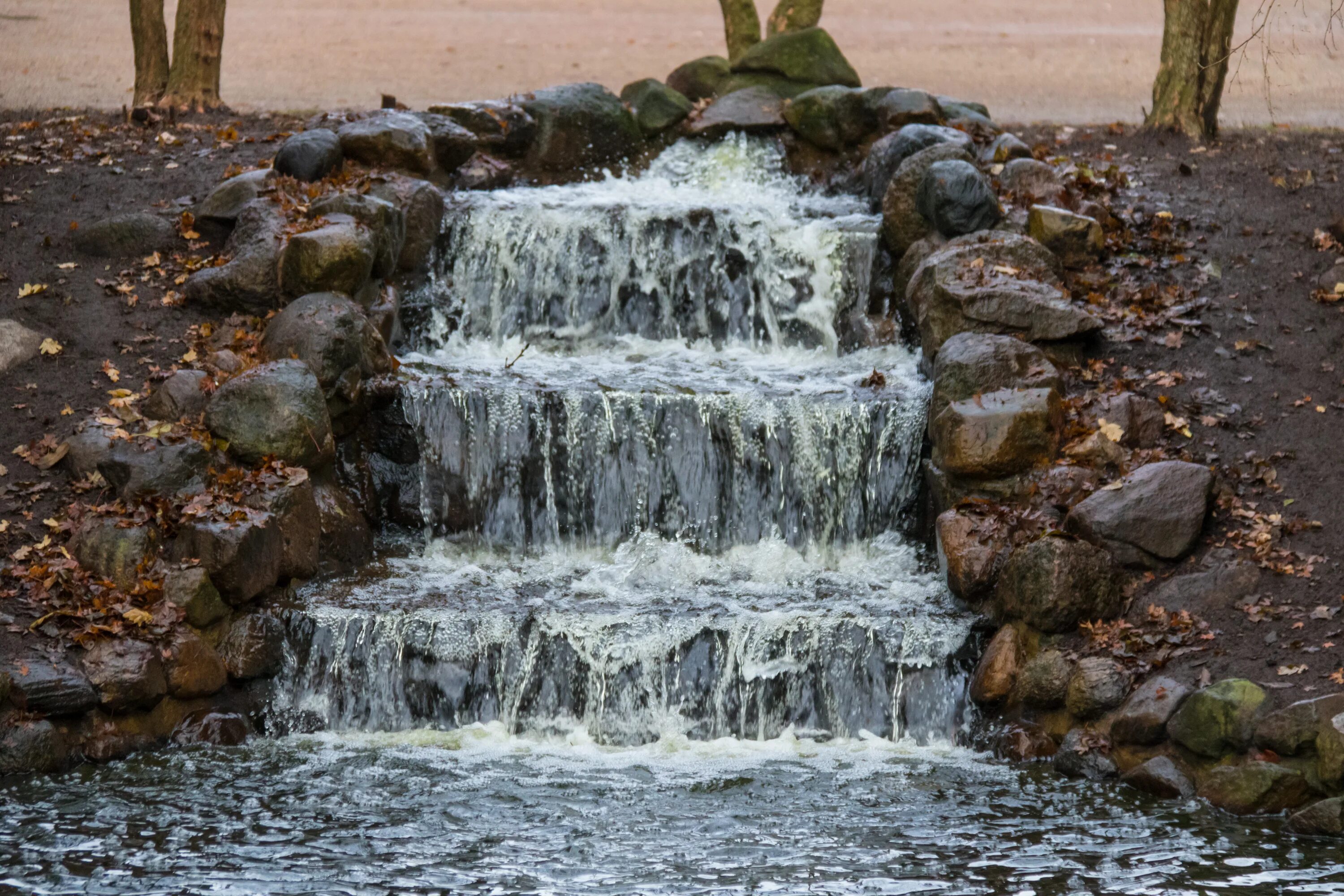 Астана водопад. Водопад в астане. Водопад бурхан-булак. Водопады ставропольского края. Искусственный водопад в городе.