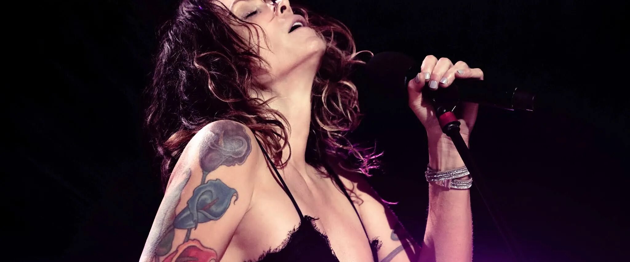 Bad woman песня. Beth Hart в молодости. Beth Hart 2005 - 2012.