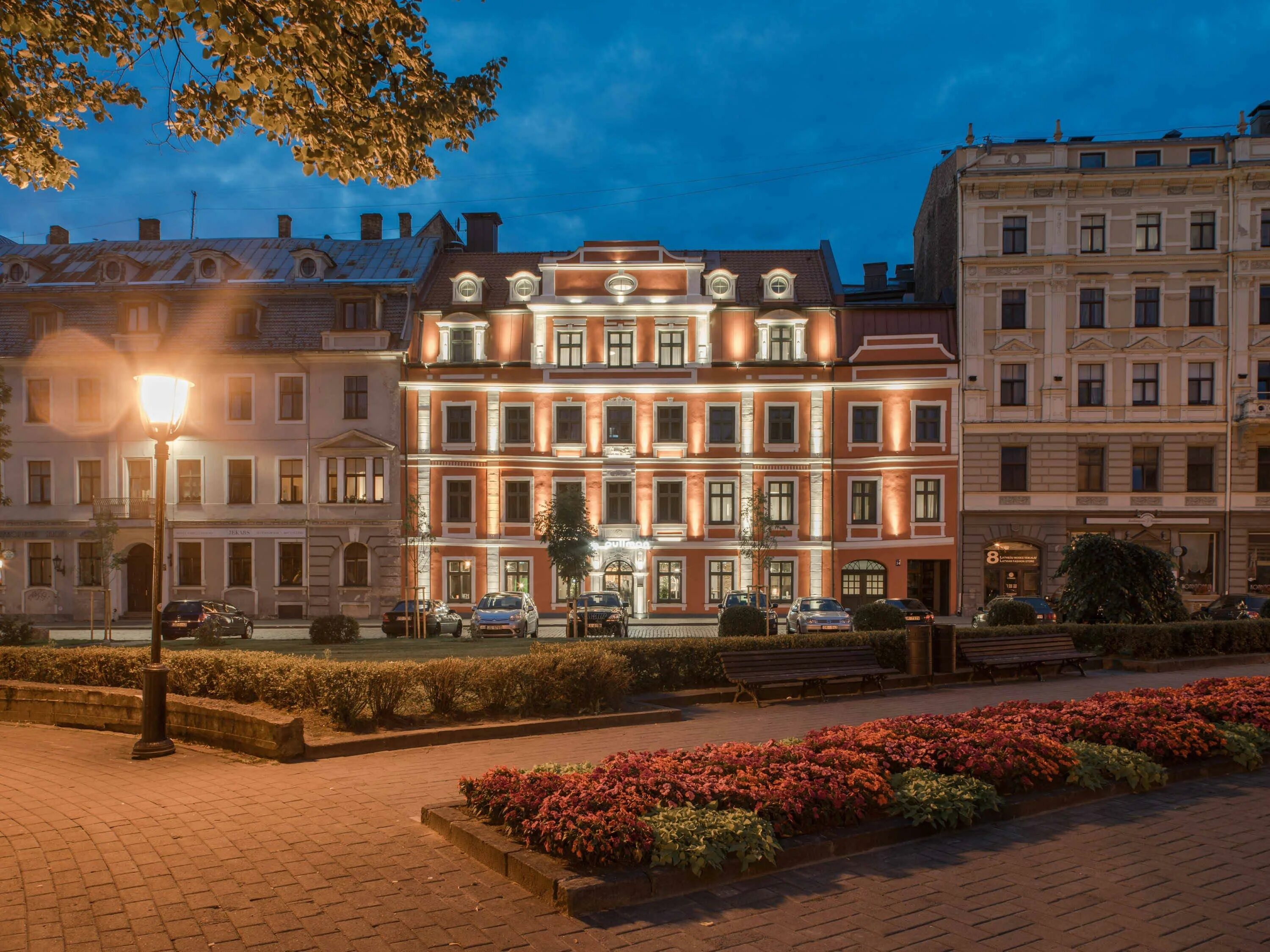 Old town hotel. Гостиница old Town Латвия. Отели Рига Латвия. Рижский отель в Латвии. Риги Клестерли гостиница.