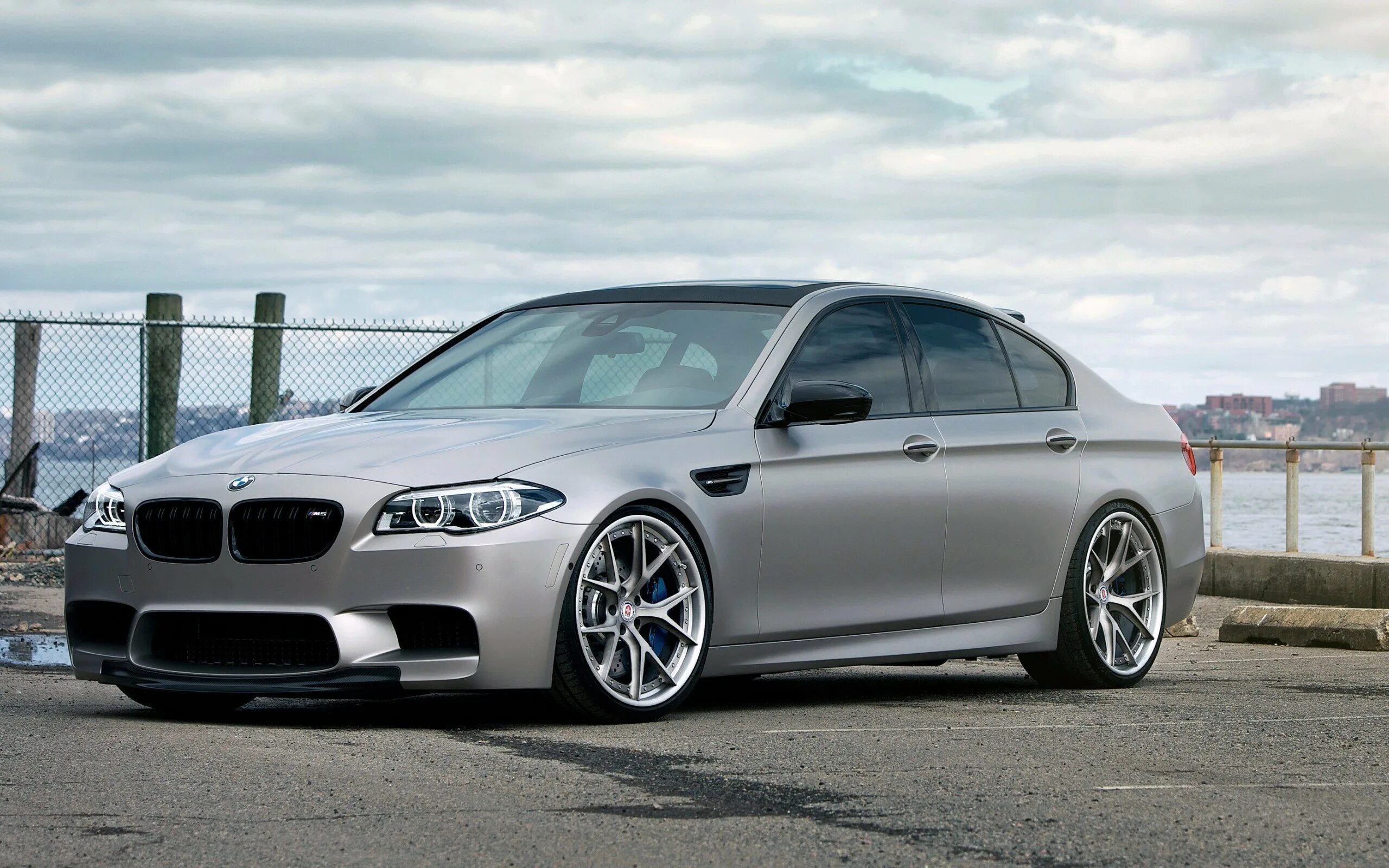 Бмв ф 10 м. Бмв м5 ф10. бмв m5 f10. bmw м5 f10. bmw m5 f10 2016.
