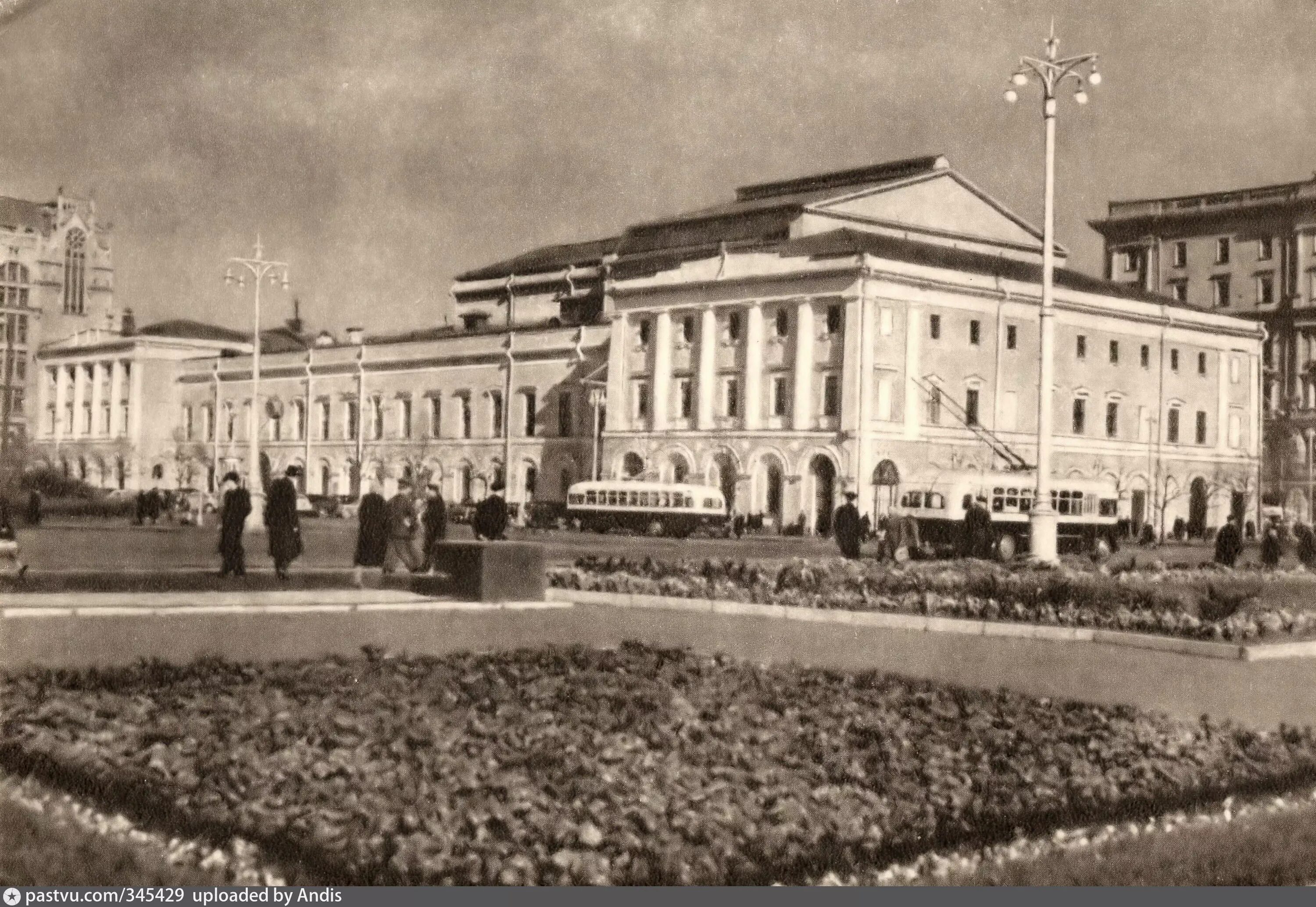 Малый театр Москва 19 века. Малый театр в Москве 20 век. Малый театр 19 век. Малый театр в Москве 19 век.