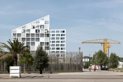 Unit housing