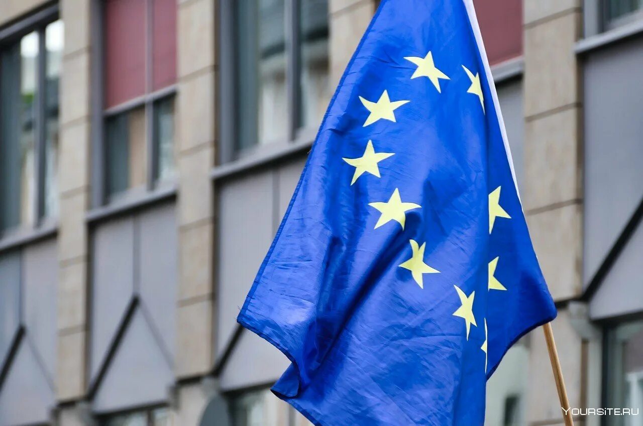 Европейский Союз (Евросоюз, ЕС). Флаг европейского Союза. ЕС Европейский Союз флаг. Еврокомиссия флаги ЕС.
