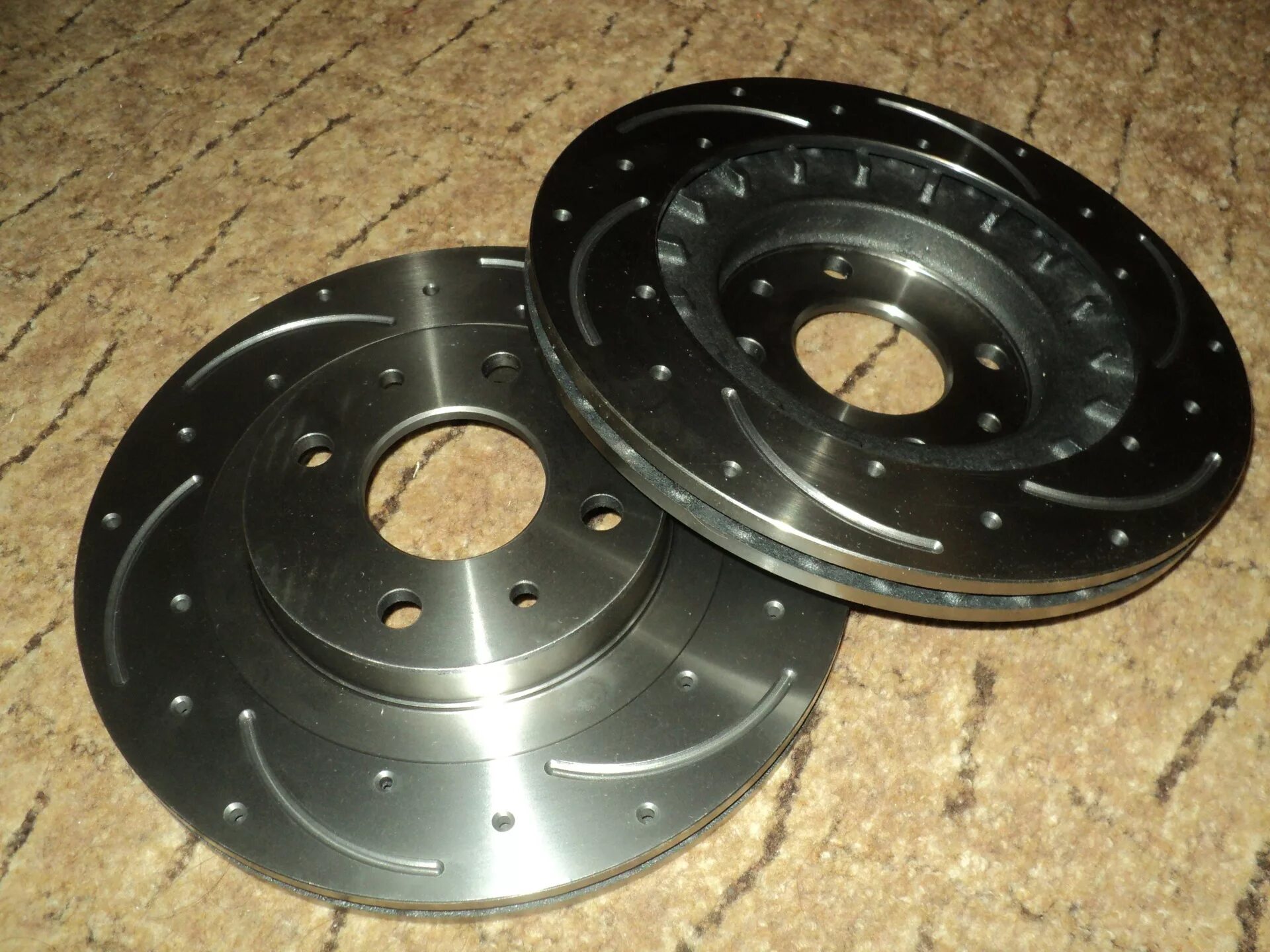 Диск тормозной передний приора с абс. Диск тормозной передний приора с абс. Диски тормозные передние приора. Диск абс приора. Тормозные диски лада приора 2013.