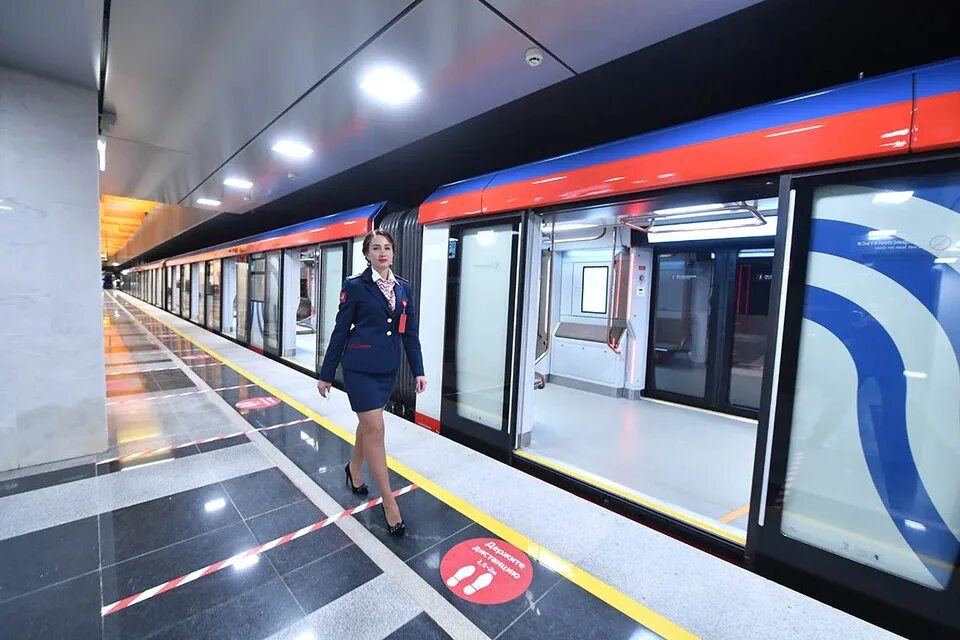 Метро будет работать. Новое метро. поезд метро. современные поезда. серый поезд метро.