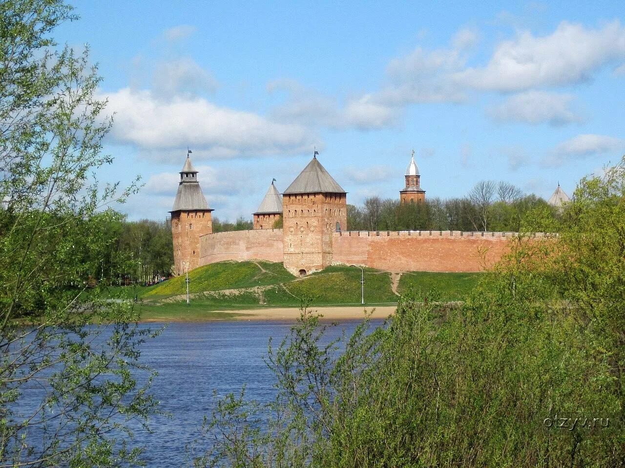 Нижний новгород. Великий новгород кремль сверху. Новгородский кремль. Видео новгородская. Башня церкви музей витославица великом новгороде.