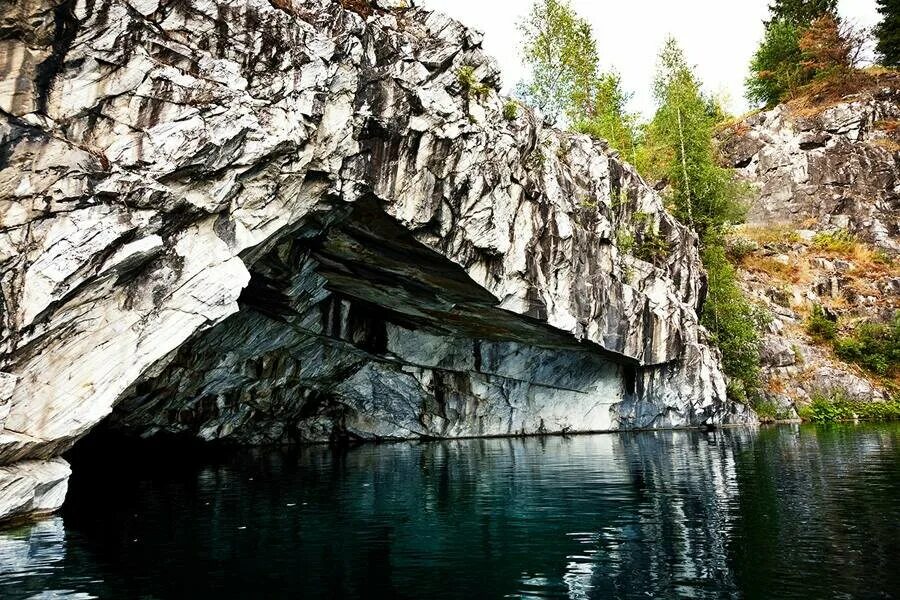 1 горный парк рускеала. Парк сортавала карелия рускеала. Карелия мраморный каньон рускеала. Горный парк рускеала карелия. Горный парк рускеала 2022.
