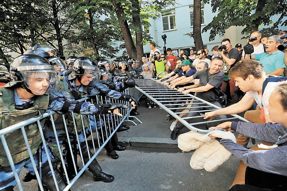 Митинг 27 июля 2019 в Москве. Массовые протесты в Москве. Уличный митинг