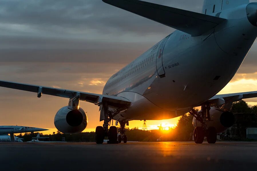 Airbus a350-900. Самолет ту 154 м. Boeing 727 super 27. Ил-62 морская авиация. Ту-154 реактивный самолёт.