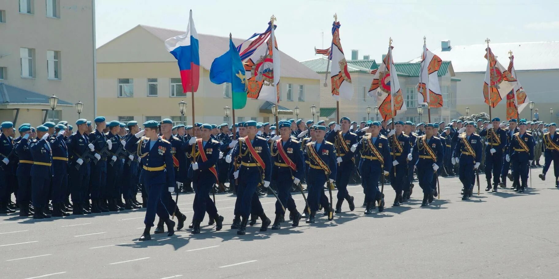 Полк города иваново. 98 Дивизия 217 полк ВДВ Иваново. 217 Парашютно-десантный полк Иваново. 98 Свирская дивизия ВДВ Иваново. 98 Свирская дивизия ВДВ.