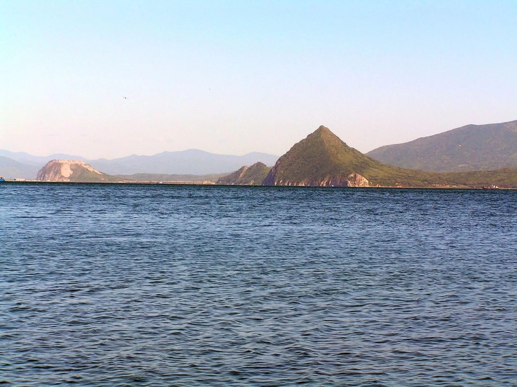 Сопки брат и сестра в находке. Гора брат приморский край. Река сучан приморский край золотая долина. Гора племянник приморский край. Сопка пирамида брат находка.