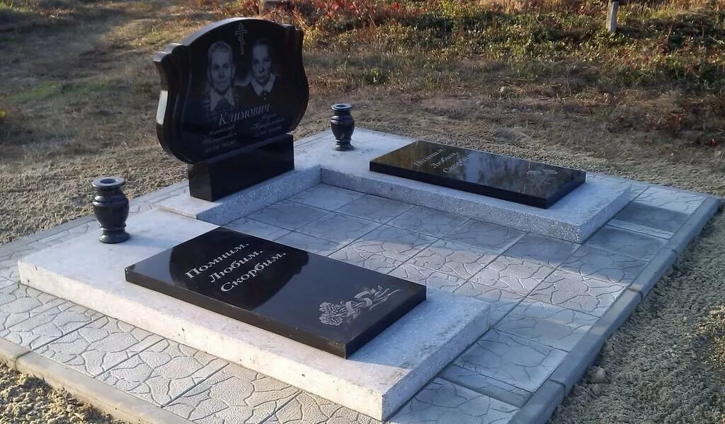 Можно ли фоткать могилу на кладбище. Можно ли фоткать могилу на кладбище. Фотографируются на кладбище. Можно ли фоткать могилу на кладбище. Девушка на кладбище.