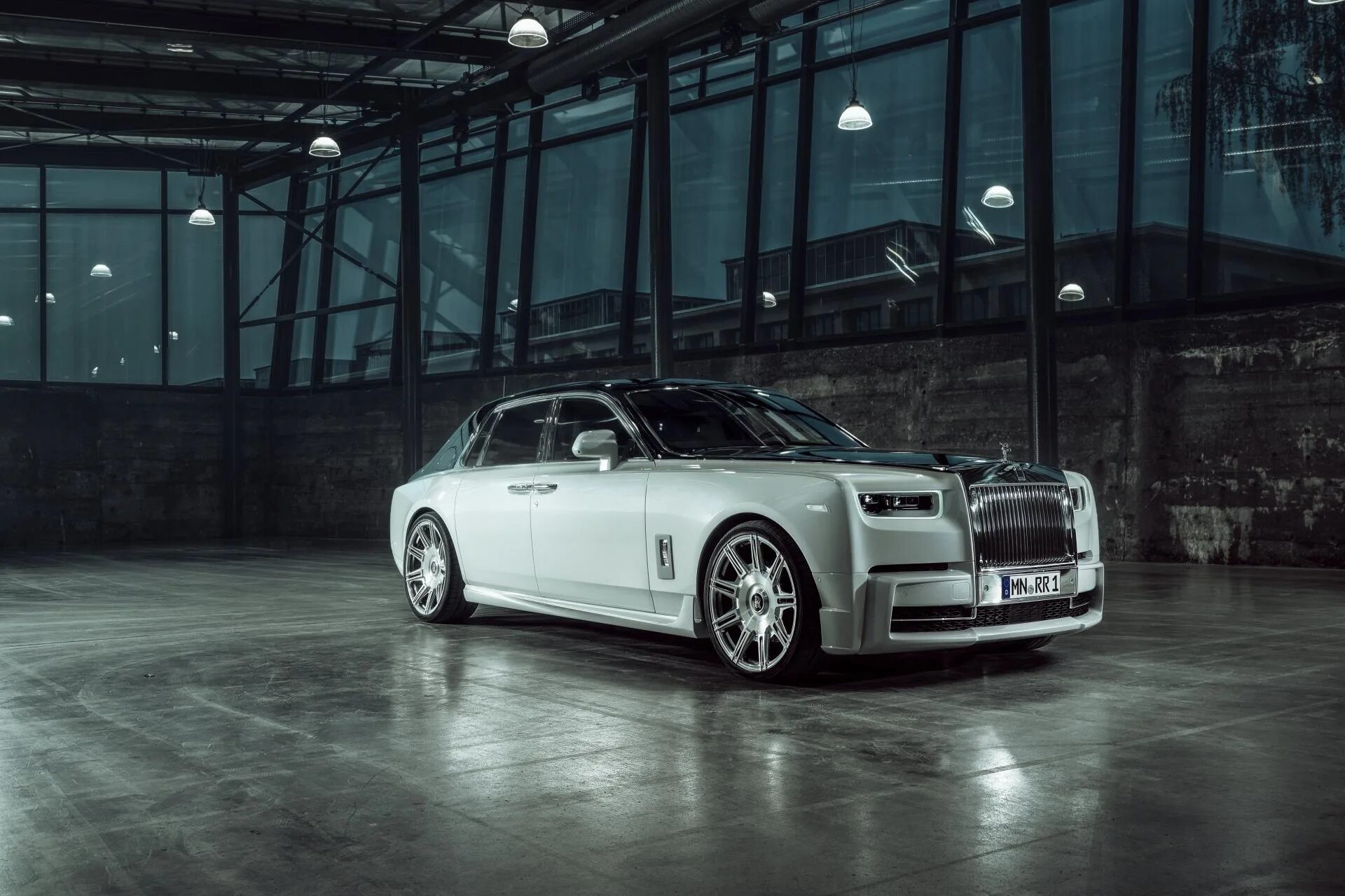 Rolls royce v. Rolls royce phantom 2019. rolls-royce phantom viii обвесы. rolls royce phantom 2025. роллс ройс v12.
