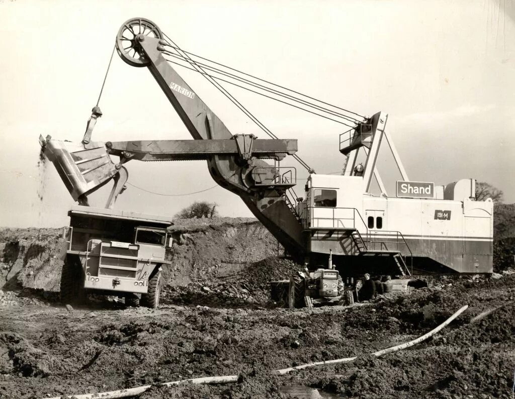 Как работает экскаватор драглайн. Драглайн cat 8750. caterpillar драглайн cat 8750. экскаватор драглайн 8600. шагающий экскаватор драглайн джона пейджа.
