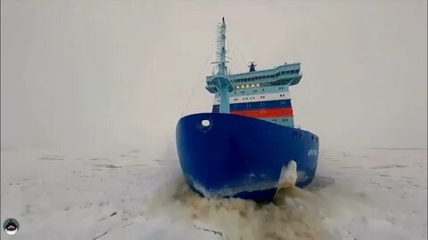 Ледокол промышлял во льдах белого моря
