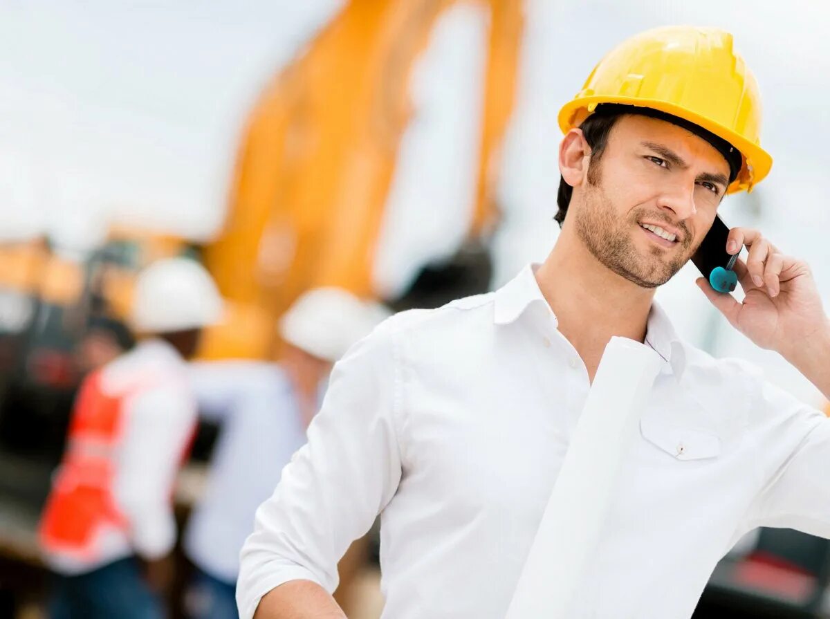 Красивый инженер. Комп на стройке. Инженерные профессии. Красивый инженер. Современный инженер.