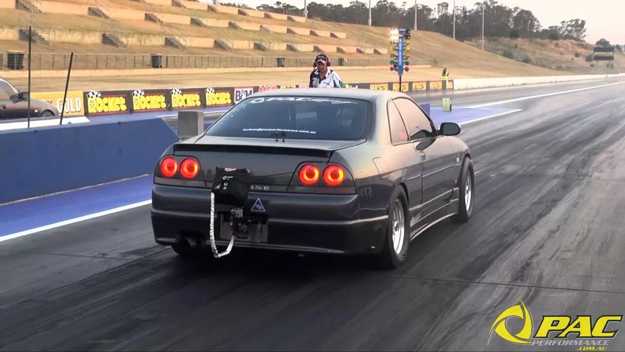 Skyline drag. Скайлайн 33 турбо. драга 33. ниссан скайлайн 32 скала омск драг рейсинг 2008. n skyline gtr 33 drag racing.